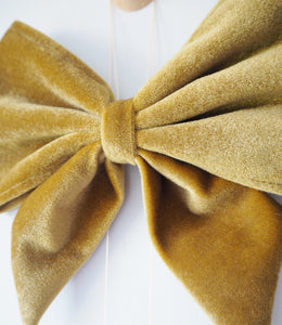 Large Velvet Door or Wall Bow
