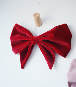 Medium Velvet Door or Wall Bow